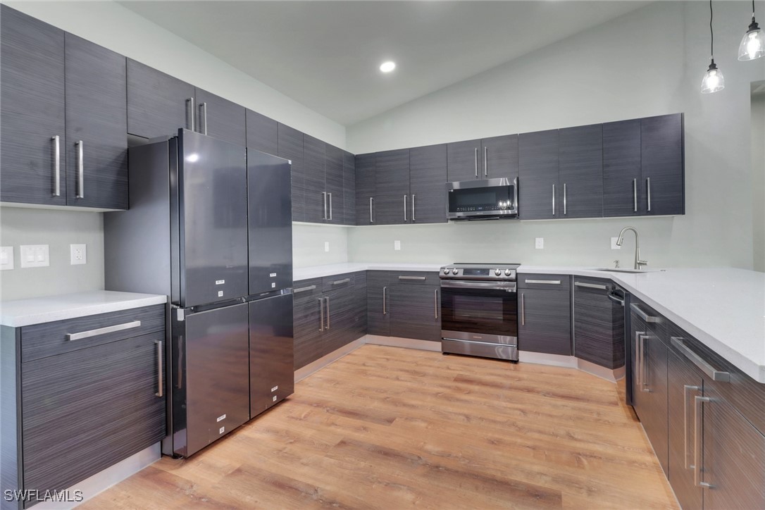 3 Bed SingleFamilyResidence for Sale in Cape Coral, photo 6