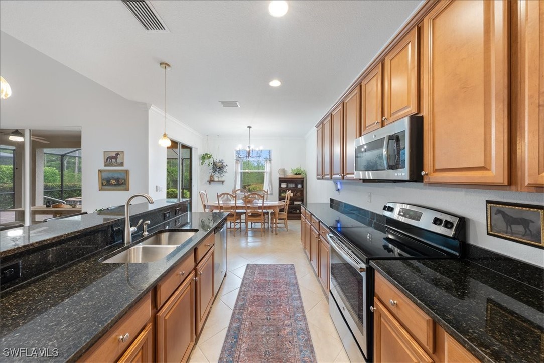 5 Bed Pool Home for Sale in Bella Terra, photo 6