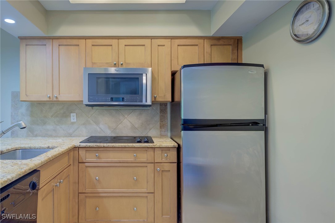 2 Bed Condominium for Sale in Naples, FL, $229,000 — photo 6