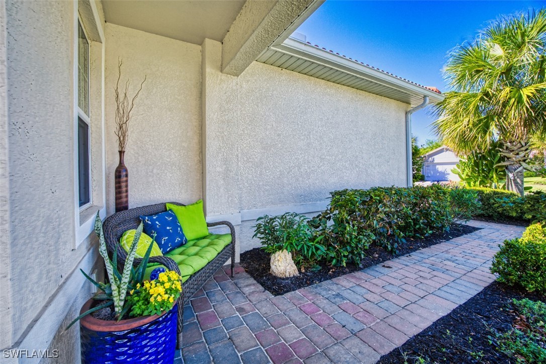 2 Bed Waterfront Home for Sale in Cascades, photo 6