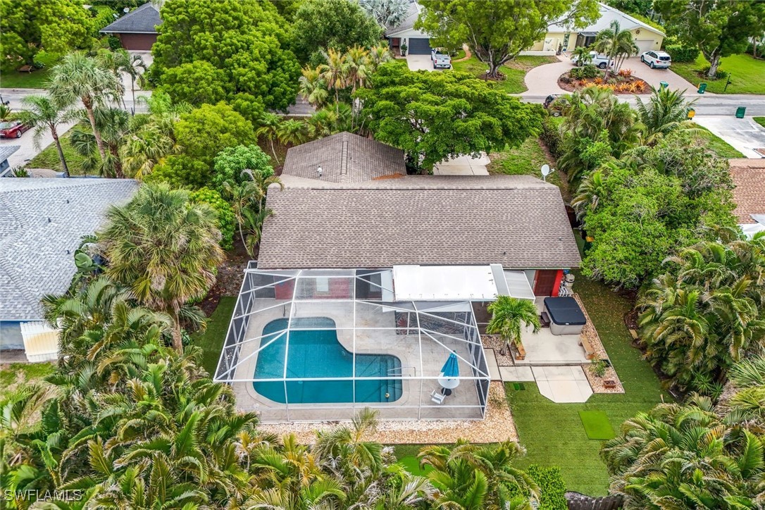 3 Bed Pool Home for Sale in Naples, photo 6