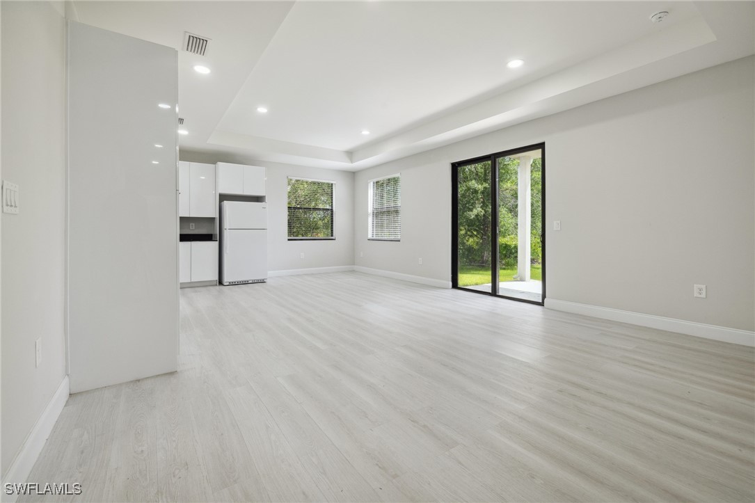 3 Bed SingleFamilyResidence for Sale in Lehigh Acres, photo 6