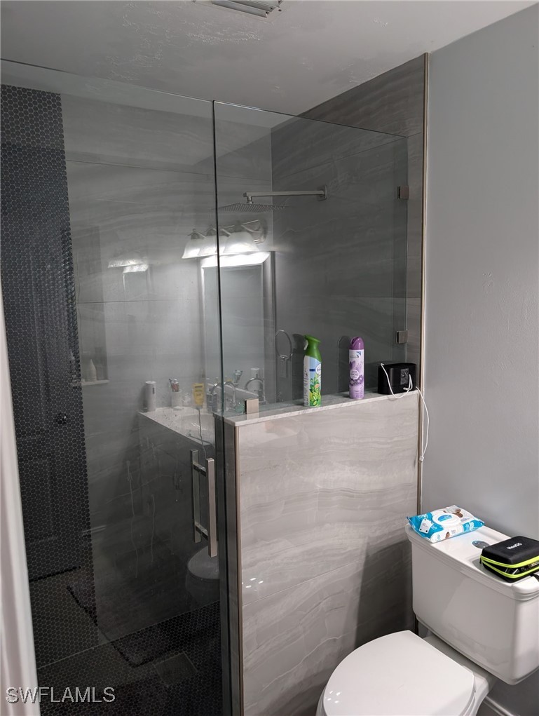 3 Bed SingleFamilyResidence for Sale in Wedgewood, FL — photo 6