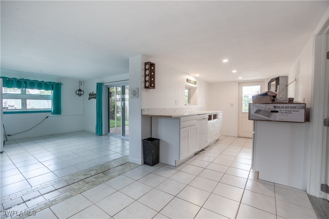 2 Bed Waterfront Home for Sale in Matlacha, FL, $266,000 — photo 6