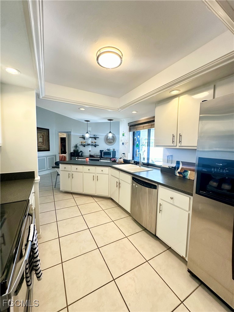 3 Bed Pool Home for Sale in Cape Coral, photo 6