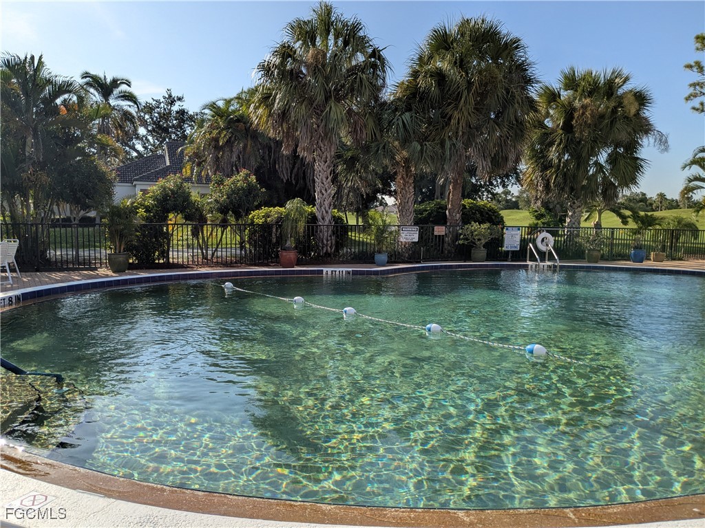 3 Bed SingleFamilyResidence for Sale in Seminole, FL — photo 6