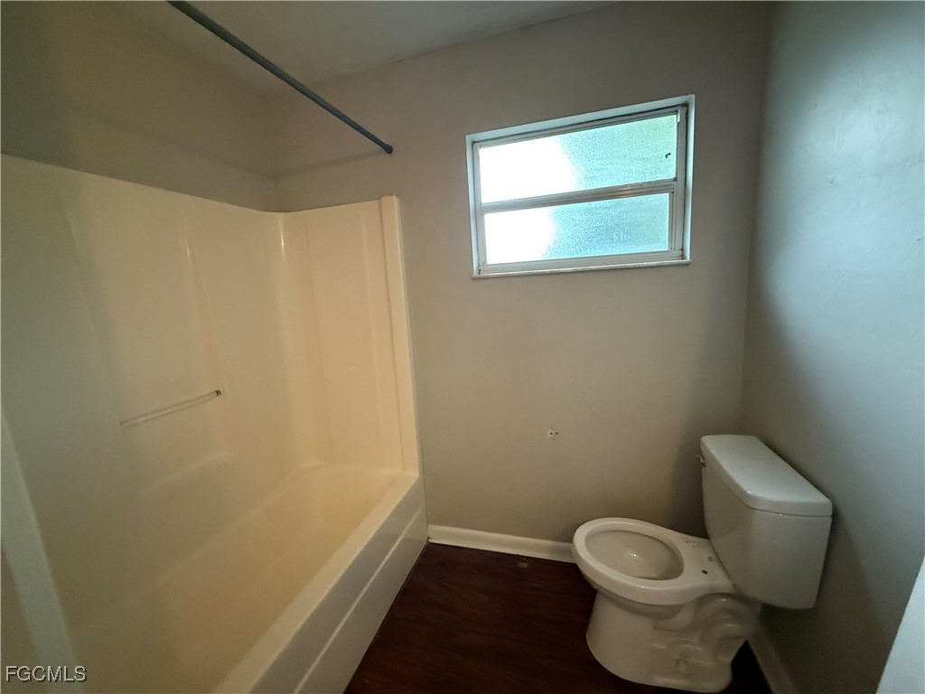 3 Bed SingleFamilyResidence for Sale in Naples, photo 6