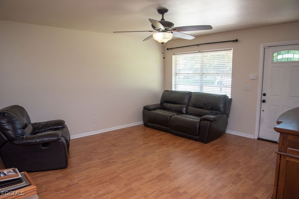 3 Bed SingleFamilyResidence for Sale in Fort Myers, photo 6