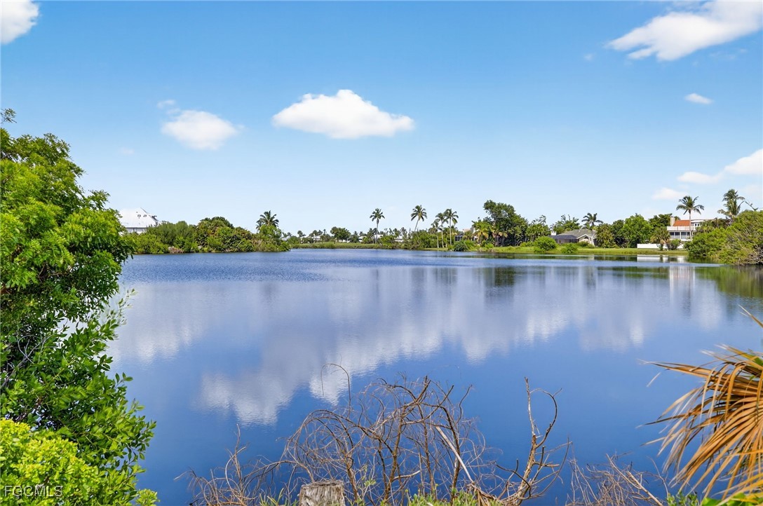 4 Bed Pool Home for Sale in Sanibel, FL, $675,000 — photo 6