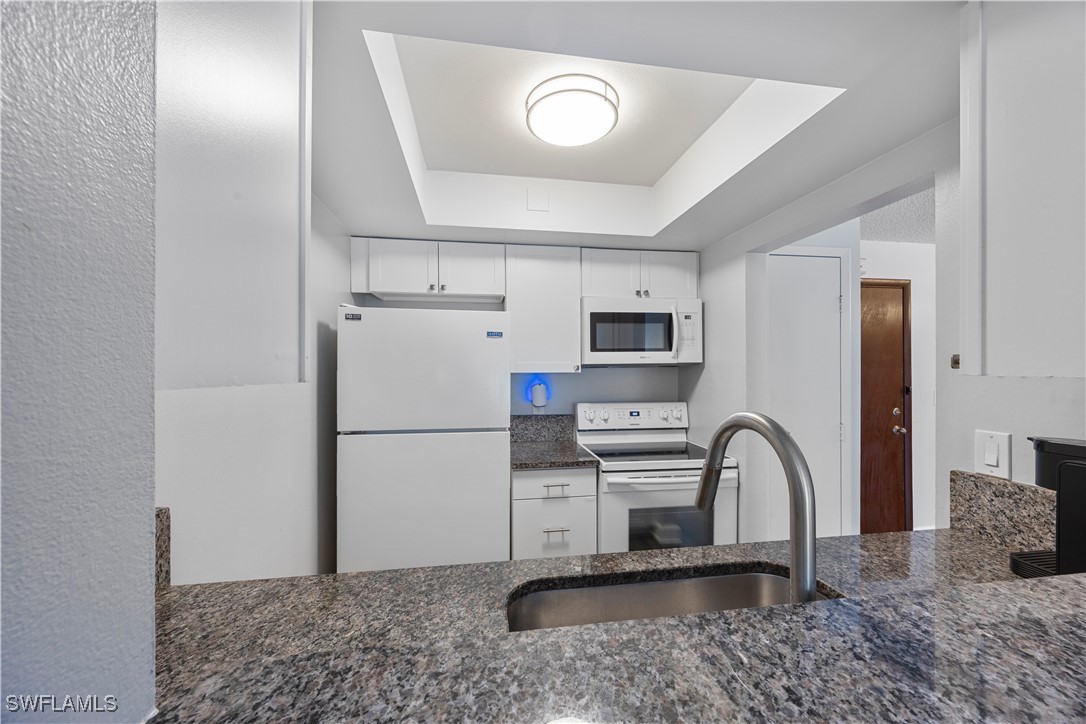 1 Bed Condominium for Sale in Windsor West, photo 6