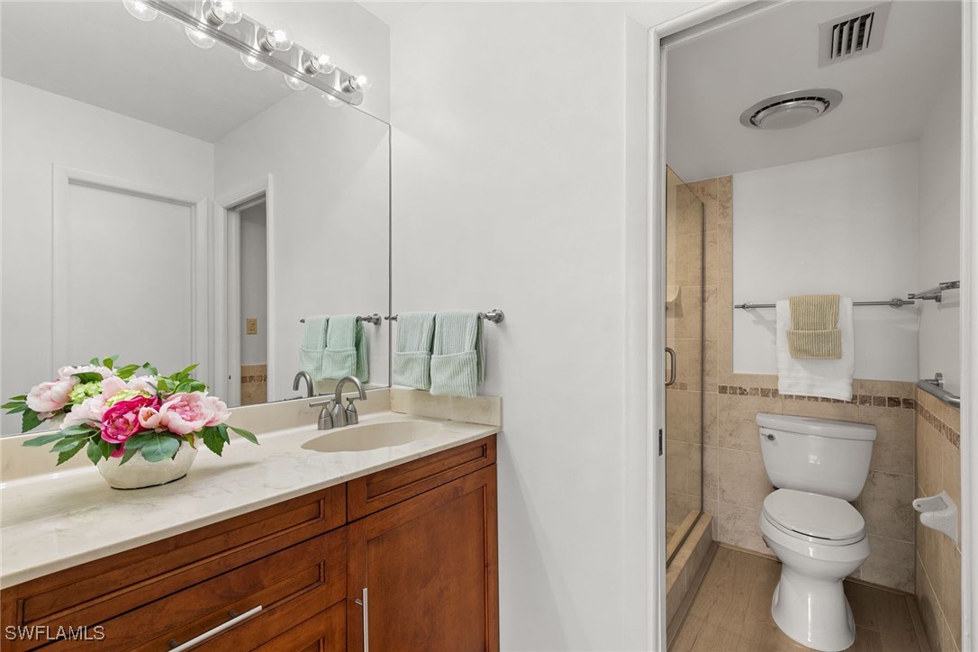 1 Bed Condominium for Sale in Naples, FL, $275,000 — photo 6