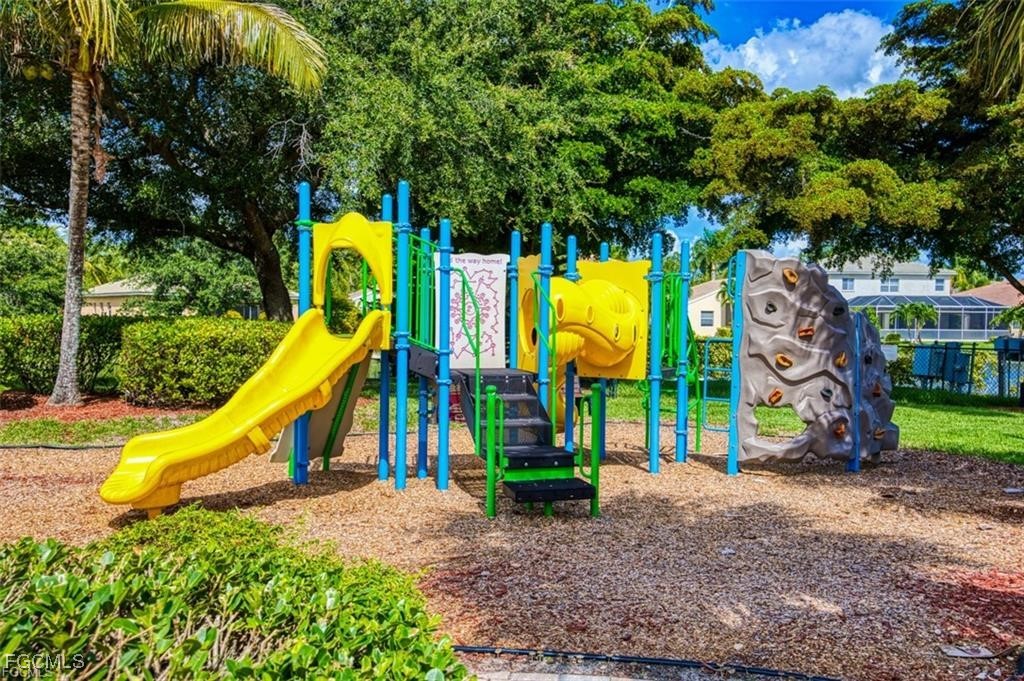 5 Bed Waterfront Home for Sale in Lehigh Acres, photo 6