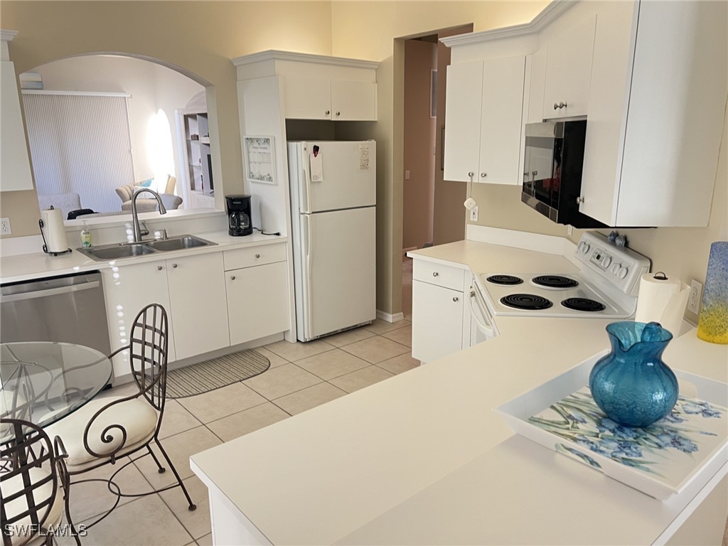 2 Bed Condominium for Sale in Naples, photo 6