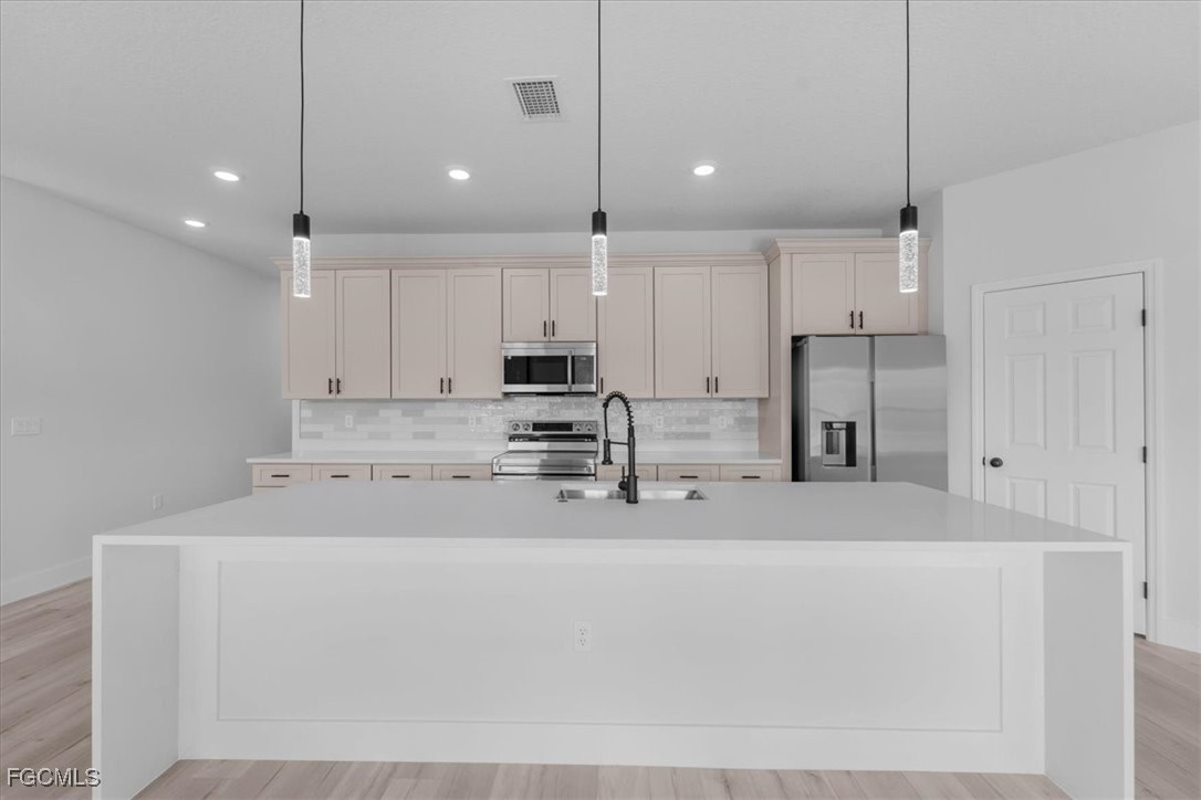 4 Bed SingleFamilyResidence for Sale in Sun N Lakes, photo 6