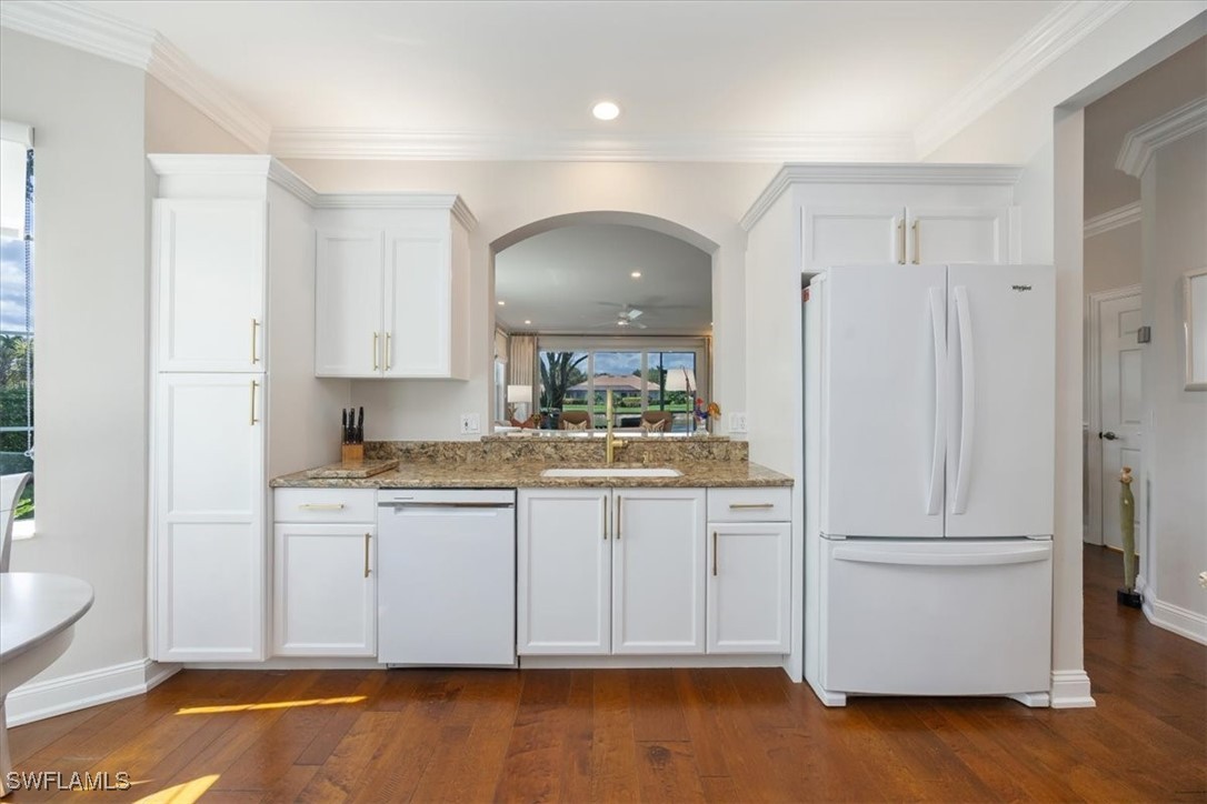 2 Bed Condominium for Sale in Naples, photo 6