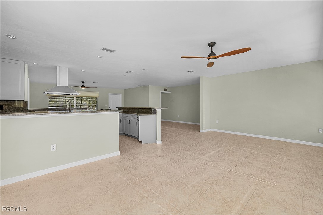 2 Bed Waterfront Home for Sale in Bokeelia, photo 6