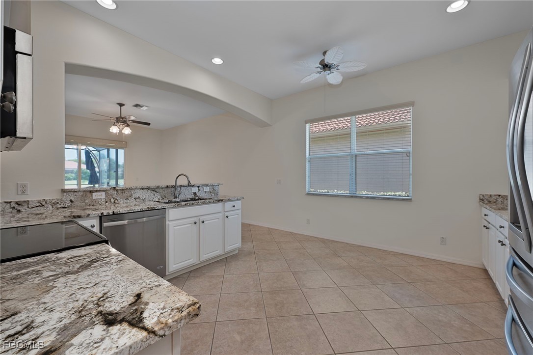 3 Bed SingleFamilyResidence for Sale in Bonita Springs, photo 6