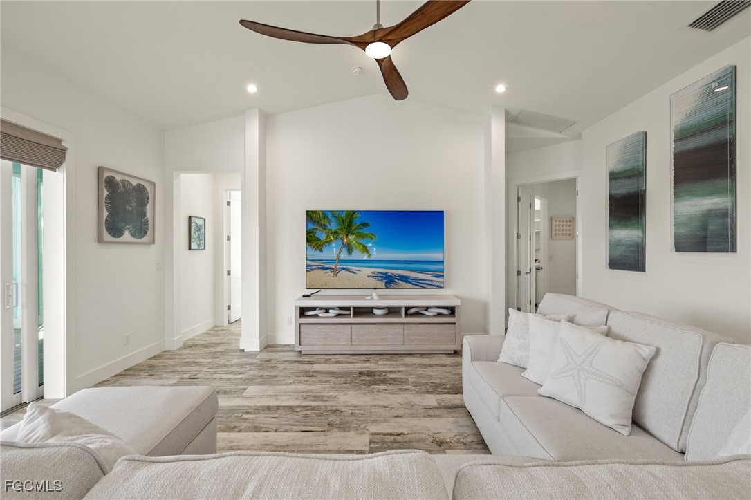 3 Bed Pool Home for Sale in Castaway Estates, photo 6