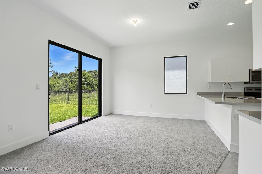 3 Bed SingleFamilyResidence for Sale in Silverwood, FL — photo 6