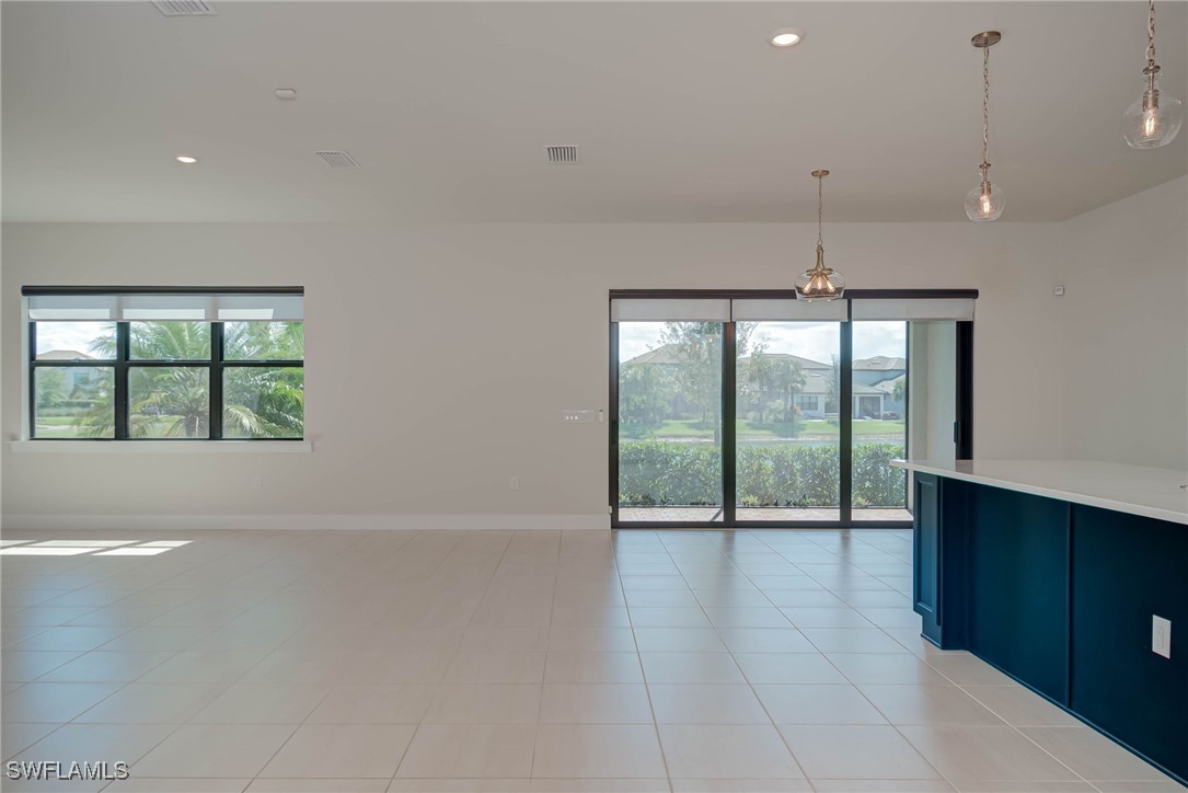 5 Bed SingleFamilyResidence for Sale in Avalon Park, photo 6