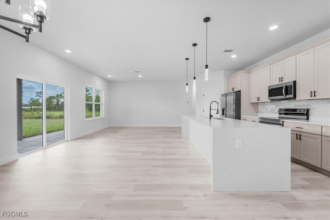 4 Bed SingleFamilyResidence for Sale in Sun N Lakes, photo 6