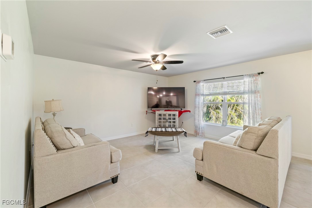 3 Bed SingleFamilyResidence for Sale in Rio Villa Lakes, FL — photo 6