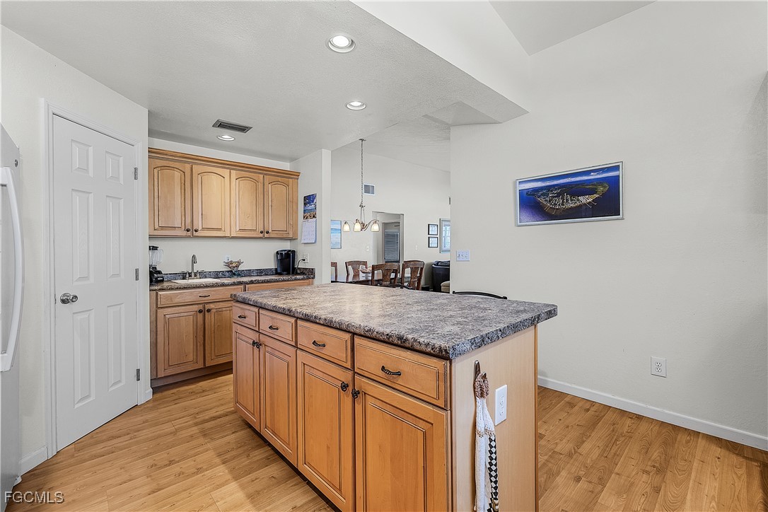 3 Bed SingleFamilyResidence for Sale in Captains Cove, photo 6