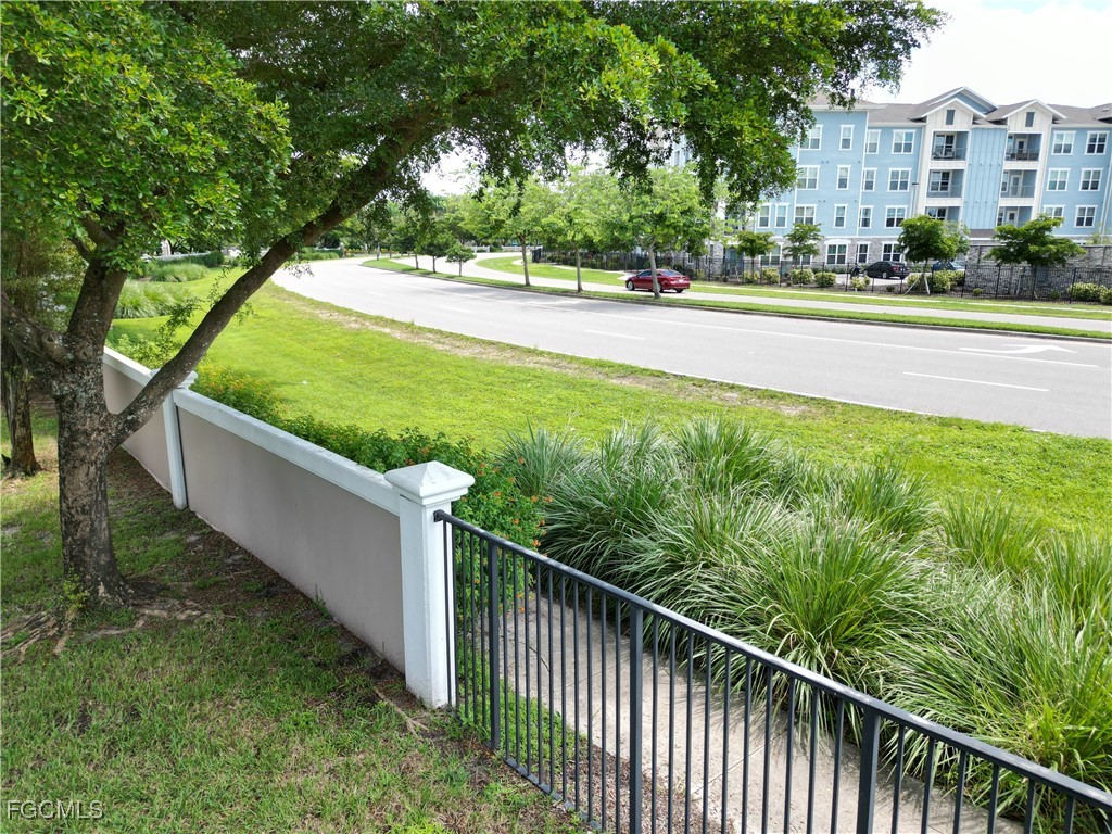 4 Bed Townhouse for Sale in Colonnade At Forum, FL, $285,000 — photo 6