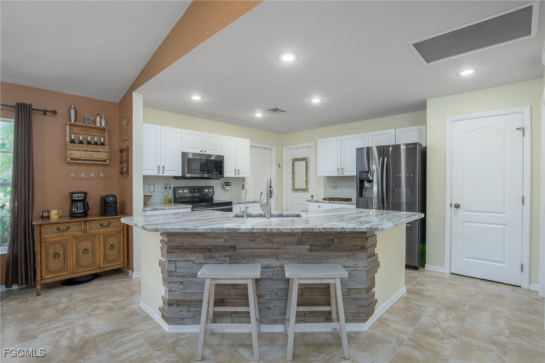 3 Bed SingleFamilyResidence for Sale in Cape Coral, FL — photo 6