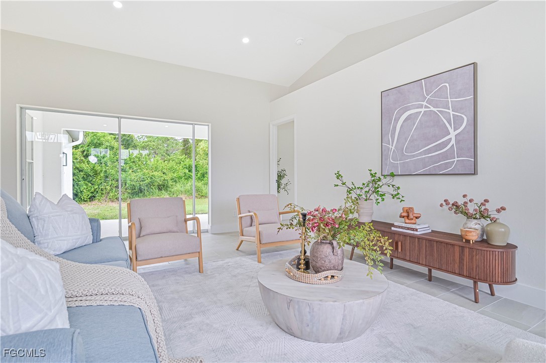 3 Bed SingleFamilyResidence for Sale in Lehigh Acres, photo 6