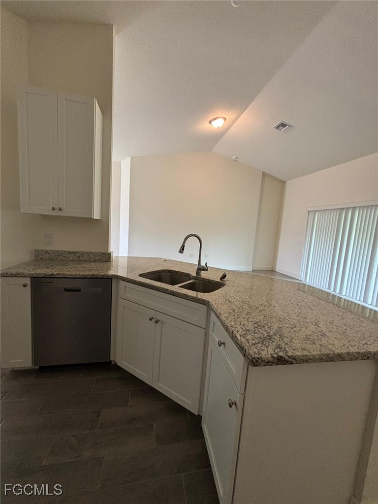 4 Bed SingleFamilyResidence for Sale in Lehigh Acres, photo 6