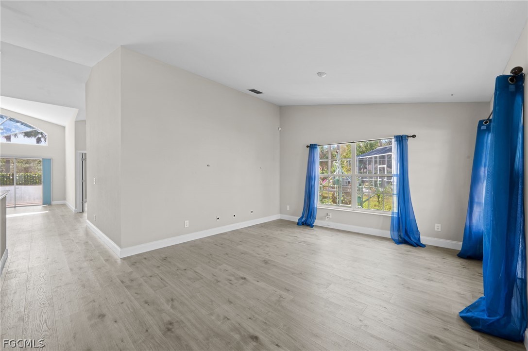 3 Bed SingleFamilyResidence for Sale in Eagle Pointe, photo 6