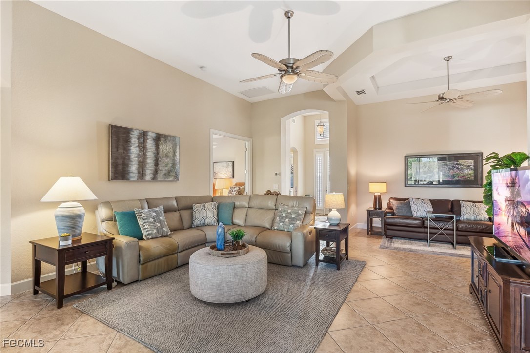 2 Bed SingleFamilyResidence for Sale in Somerset, FL — photo 6