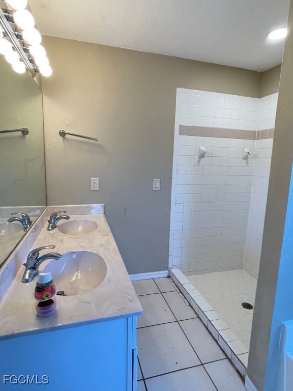 5 Bed Pool Home for Sale in Oakwood, photo 6