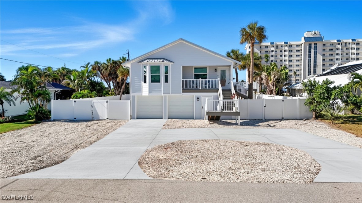 3 Bed Pool Home for Sale in Laguna Shores, photo 6