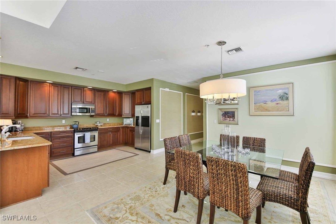 3 Bed Condominium for Sale in Naples, photo 6