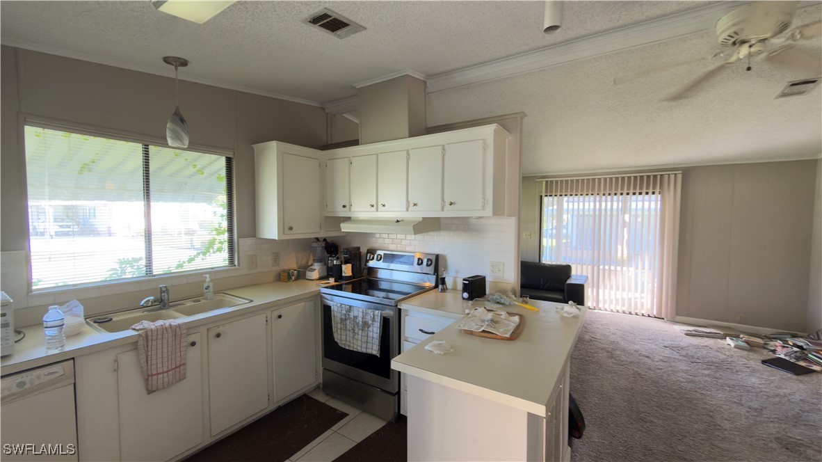 2 Bed ManufacturedHome for Sale in Riverwood, FL, $90,000 — photo 6