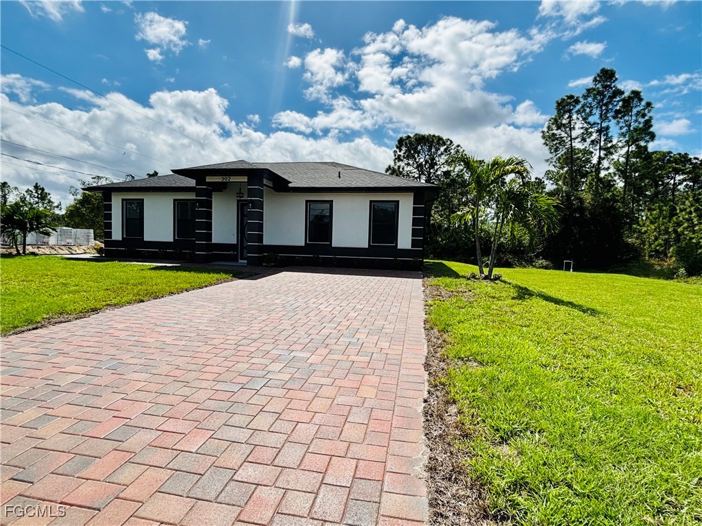 4 Bed SingleFamilyResidence for Sale in Lehigh Acres, FL — photo 6