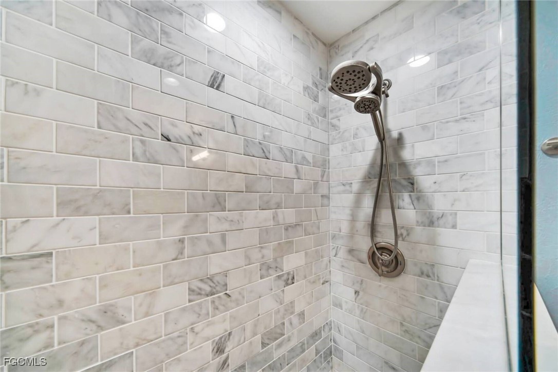 2 Bed Condominium for Sale in Cape Coral, photo 6