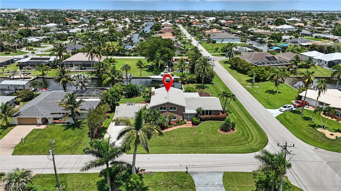 3 Bed Pool Home for Sale in Cape Coral, photo 6
