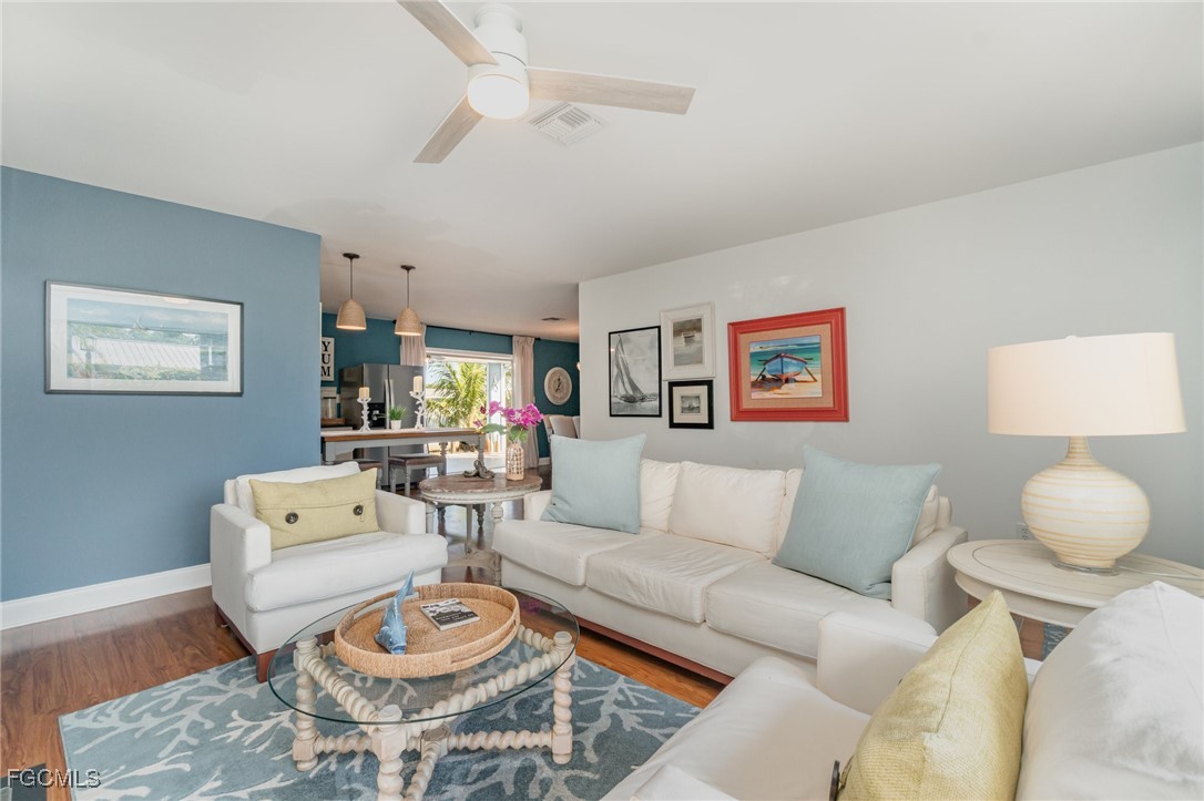 2 Bed Waterfront Home for Sale in Bokeelia, photo 6