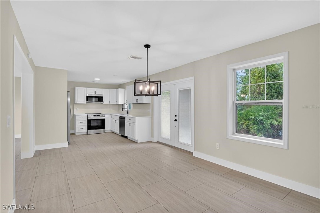 3 Bed SingleFamilyResidence for Sale in Lehigh Acres, photo 6
