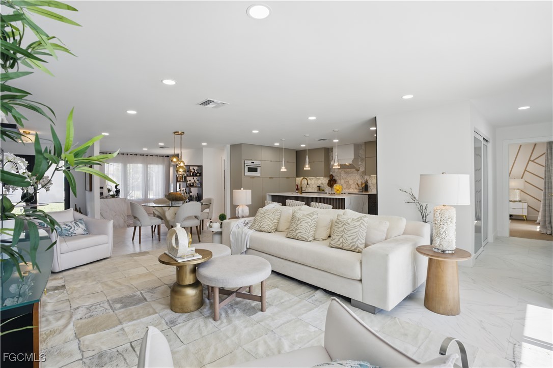 3 Bed Pool Home for Sale in Cape Coral, photo 6
