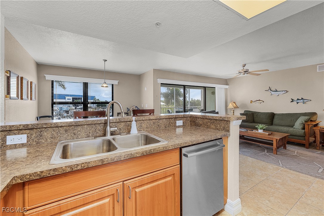 2 Bed Waterfront Home for Sale in Bokeelia, photo 6