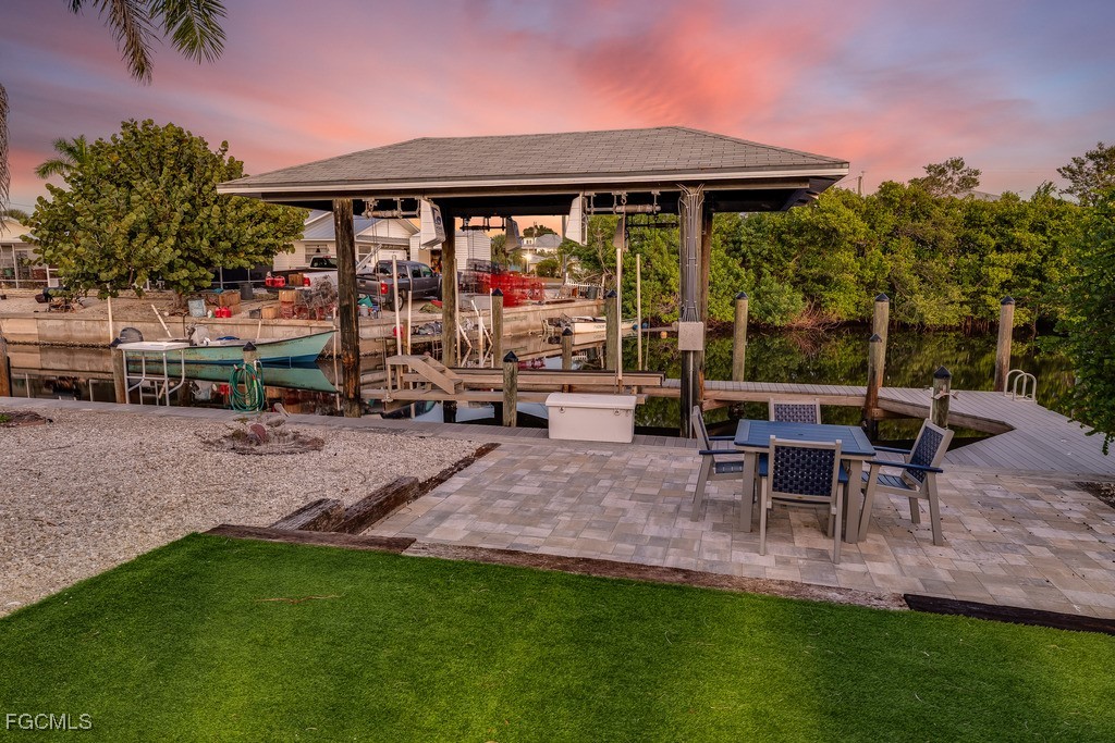 2 Bed Waterfront Home for Sale in Bokeelia, photo 6