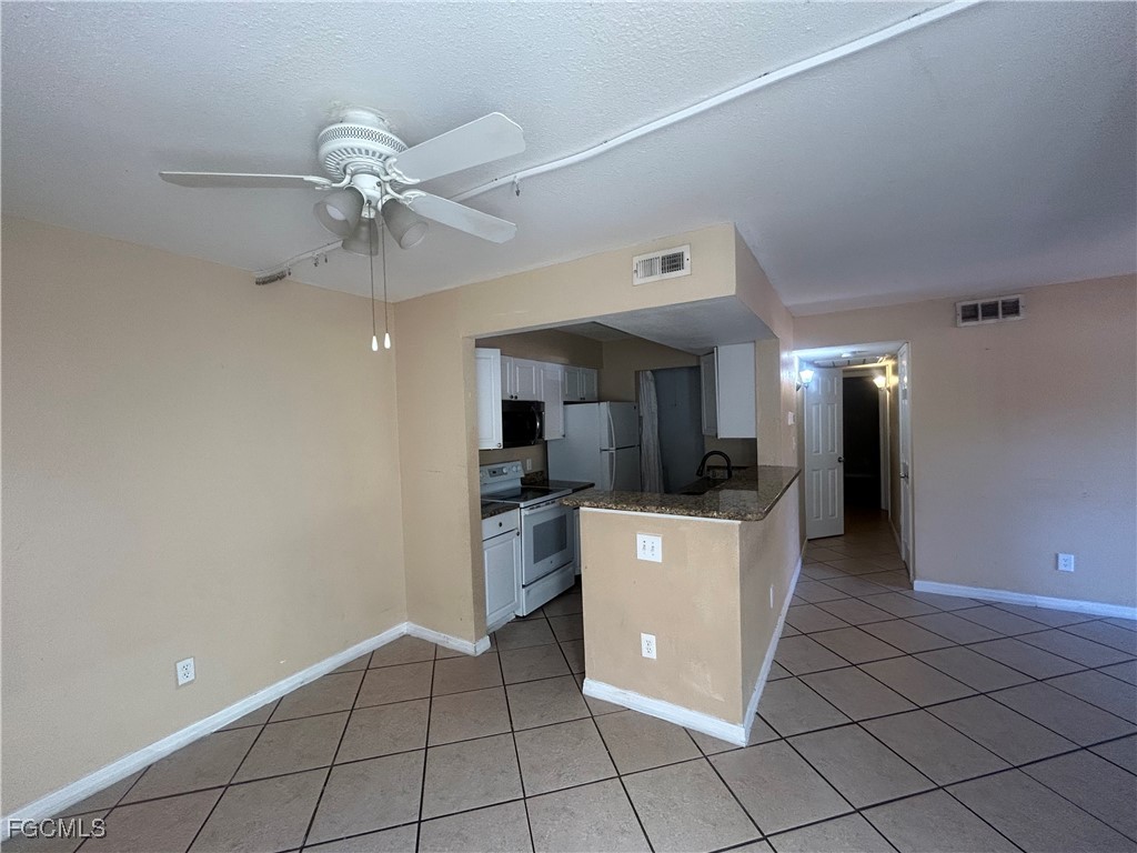 2 Bed Condominium for Sale in Village Creek, photo 6