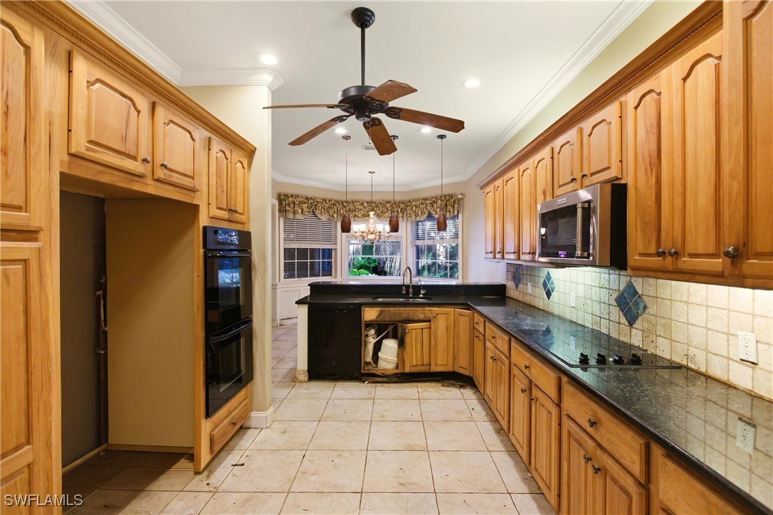 3 Bed SingleFamilyResidence for Sale in Naples, photo 6