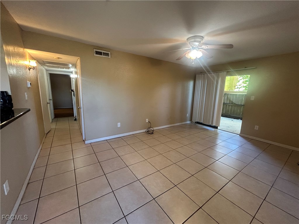 2 Bed Condominium for Sale in Village Creek, photo 6