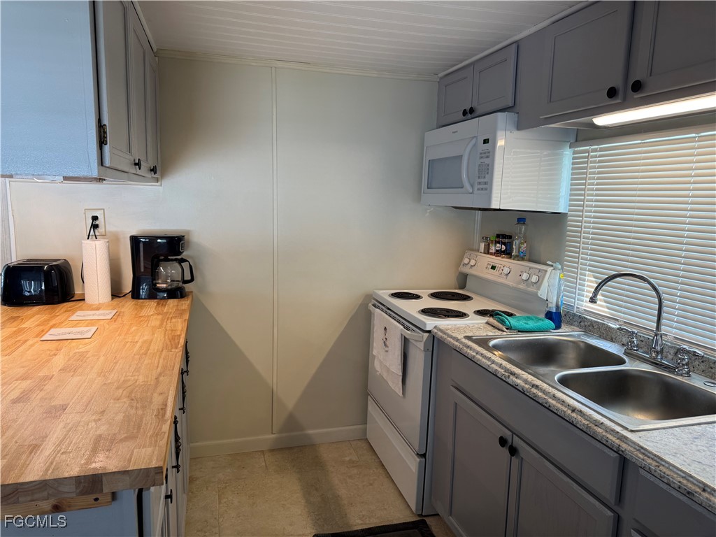 2 Bed ManufacturedHome for Sale in Fort Myers, FL, $79,500 — photo 6