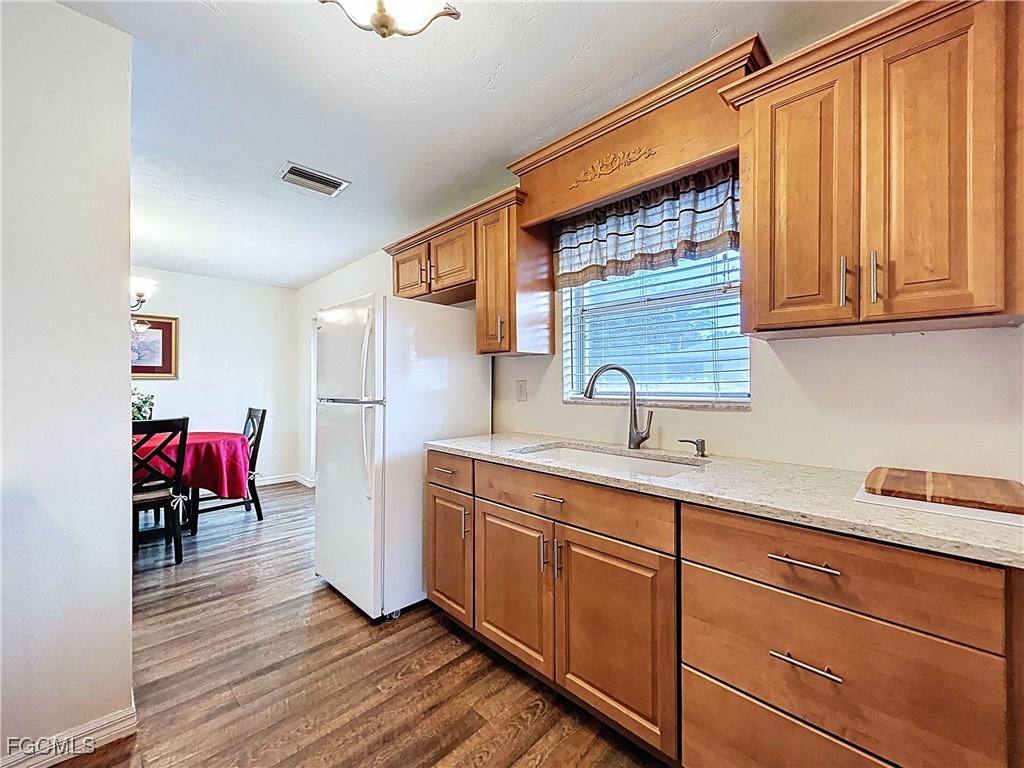 3 Bed SingleFamilyResidence for Sale in Fort Myers, photo 6